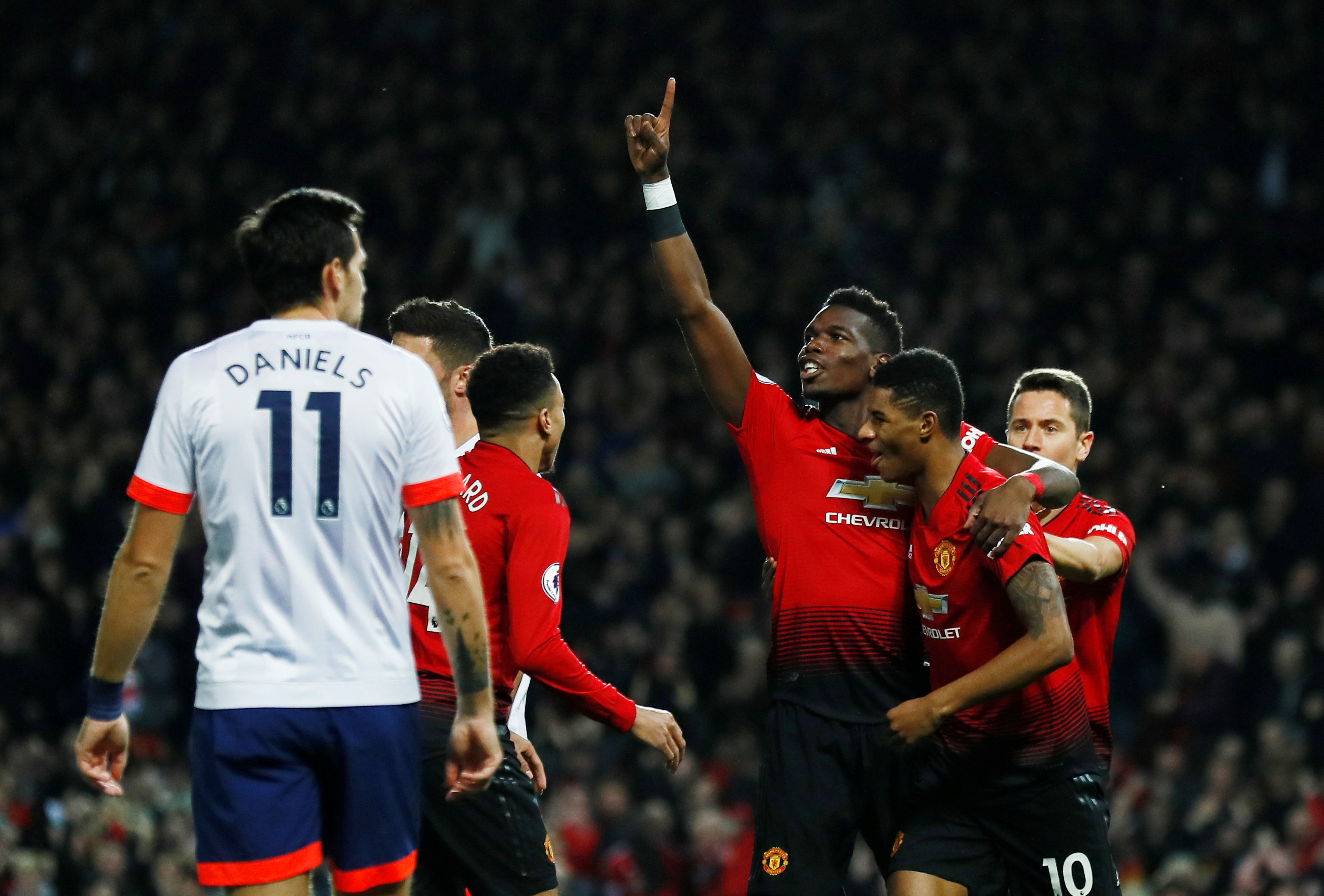 在足球界中 在足球界中